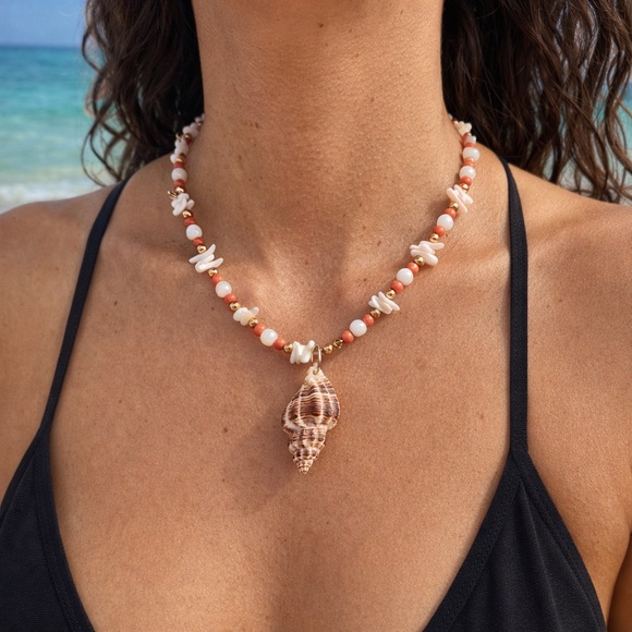 Ocean Muse Shell Necklace - Picture 3 of 8